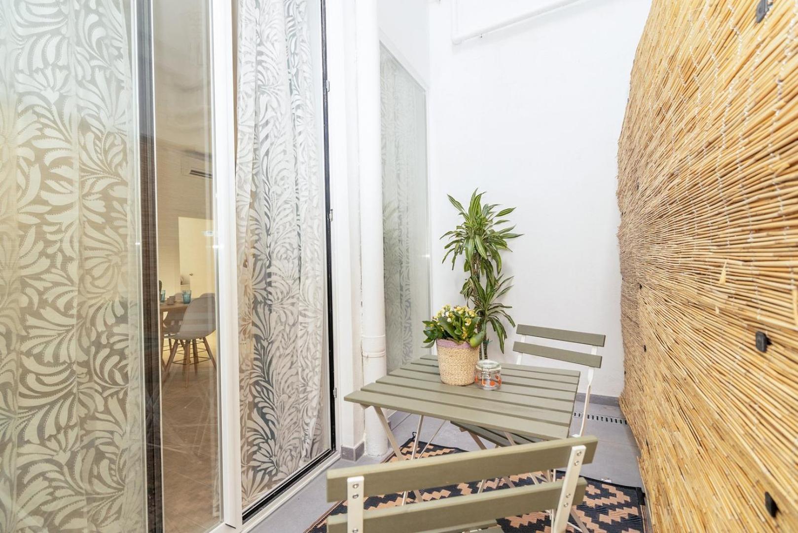 Guestready - Valencia'S Vibrant Malvarrosa Bagian luar foto